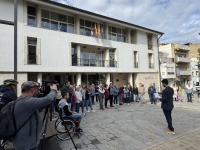 Minut de silenci en senyal de condol amb les víctimes i afectats per la DANA