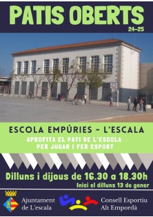 El pati de l'escola Empúries, obert dilluns i dijous a la tarda